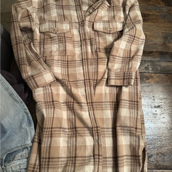 SO-HO Long Shacket Plaid Size Large excellent condition - Picture 4 of 5